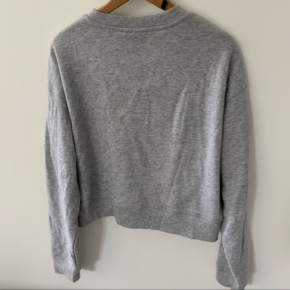 COPY - PEANUTS |  Crop Gray Sweatshirt - Picture 3 of 4